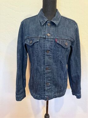 Levi's Dark wash denim trucker jacket